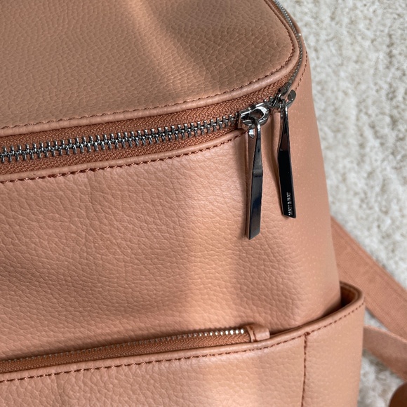 Matt & Nat Women's Backpack Pear BRAVE Vegan Leather (Purity) Fits 13โ Laptop - Picture 3 of 11